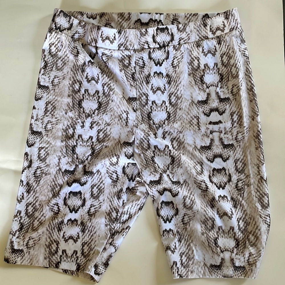 NWOT HM Snake Bike Shorts